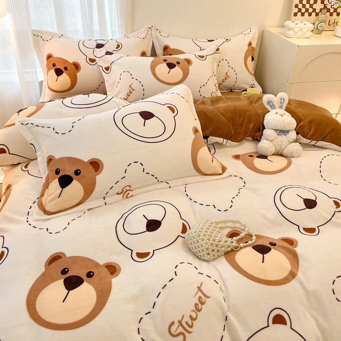 91家纺网 家纺一手货源 找家纺 寐居家纺 2023小清新印花牛奶绒四件套 公仔熊