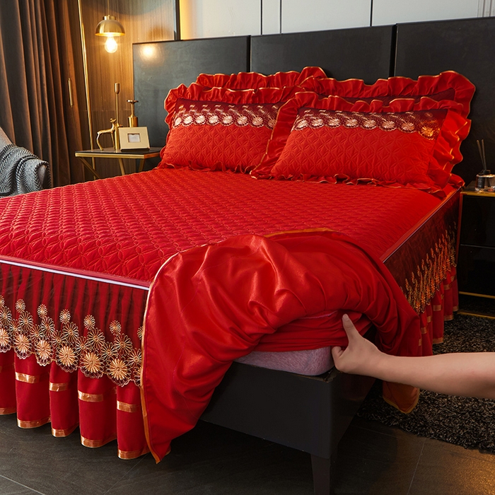 91家纺网 家纺一手货源 找家纺 罗艺轩 2024新款A类蛋白棉夹棉床裙-品味人生 品味人生-中国红