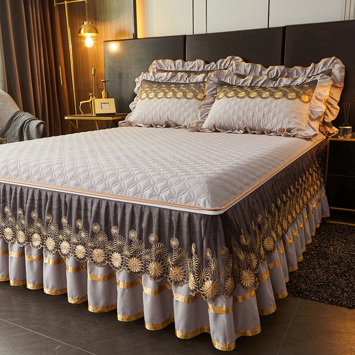 91家纺网 家纺一手货源 找家纺 罗艺轩 2024新款A类蛋白棉夹棉床裙-品味人生 品味人生-冰灿银