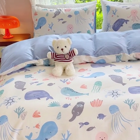 91家纺网 家纺一手货源 找家纺 感遇家纺 2023新款全棉印花四件套 小鲸鱼