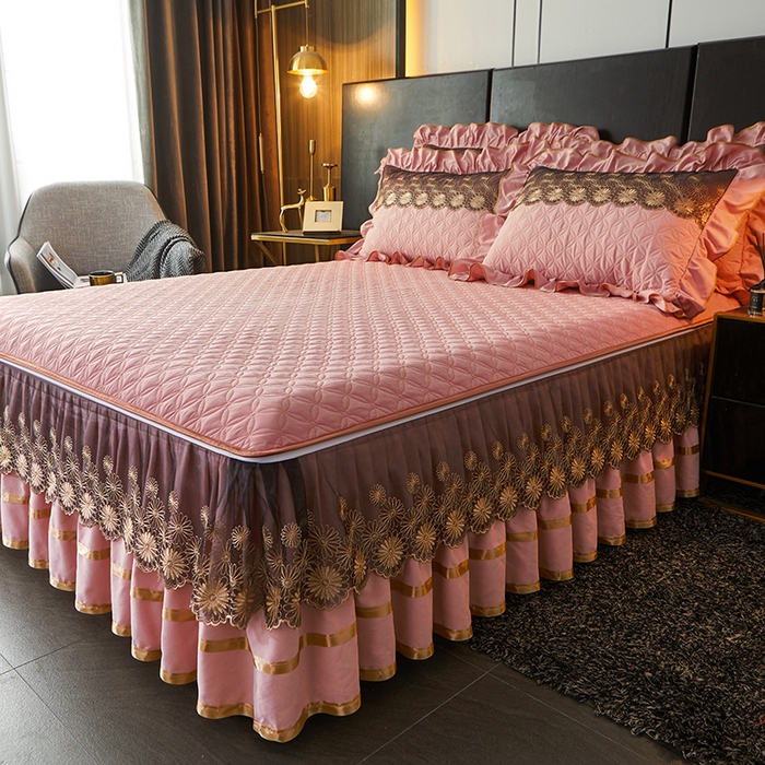 91家纺网 家纺一手货源 找家纺 罗艺轩 2024新款A类蛋白棉夹棉床裙-品味人生 品味人生-豆沙红