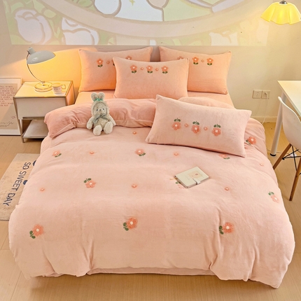 91家纺网 家纺一手货源 找家纺 寐居家纺 2023新款毛巾绣牛奶绒单被套 朵朵花开-粉玉