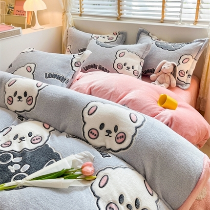 91家纺网 家纺一手货源 找家纺 花伞 2024新款直播立体印花雪花绒卡通加厚保暖四件套 熊宝宝