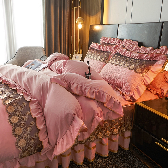 91家纺网 家纺一手货源 找家纺 罗艺轩 2024新款A类蛋白棉夹棉床裙四件套-品味人生 品味人生-豆沙红