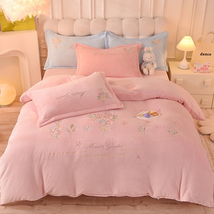 91家纺网 家纺一手货源 找家纺 （总）迪欧芙 2023新款高克重直播牛奶绒刺绣四件套-莫奈小花园