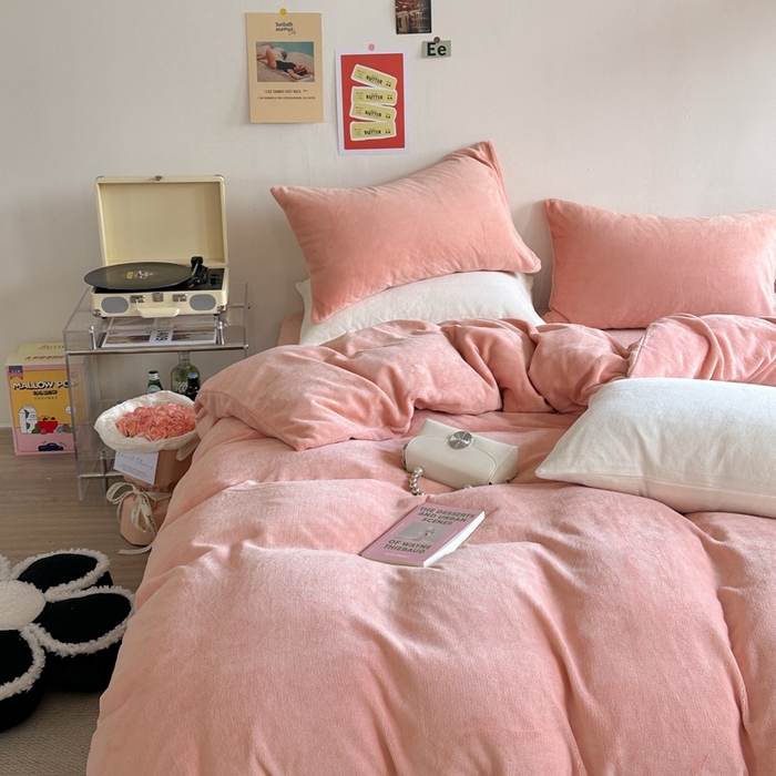 91家纺网 家纺一手货源 找家纺 六巷胡同 2023新款ins博主风纯色牛奶绒四件套 橘粉