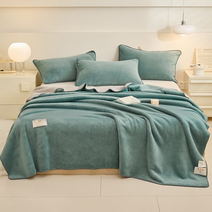 21度C 2023新款云朵贝壳纯色牛奶绒+羊驼绒双层加厚复合毯 贝壳-茶绿