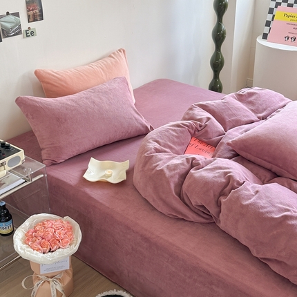 91家纺网 家纺一手货源 找家纺 六巷胡同 2023新款ins博主风纯色牛奶绒四件套 酒红