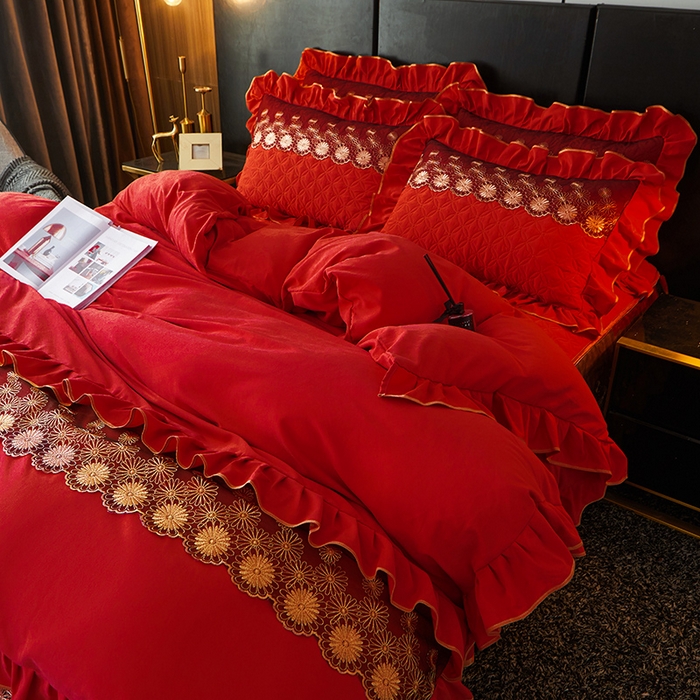 91家纺网 家纺一手货源 找家纺 罗艺轩 2024新款A类蛋白棉夹棉床裙四件套-品味人生 品味人生-中国红