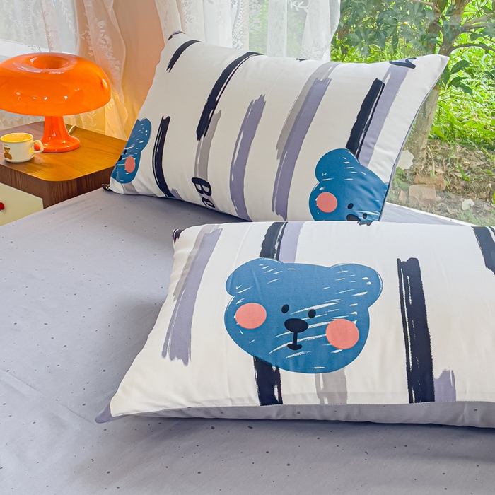 91家纺网 家纺一手货源 找家纺 感遇家纺 2023新款全棉印花四件套 黑条小熊