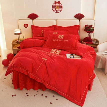 91家纺网 家纺一手货源 找家纺 （总）宜凡家纺 2023秋冬新品新品婴儿绒婚庆床裙四件套