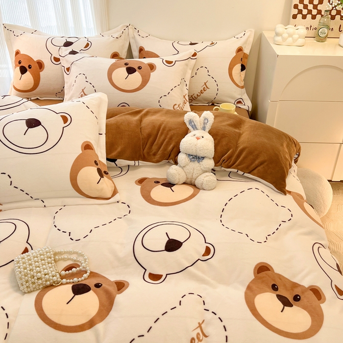 91家纺网 家纺一手货源 找家纺 寐居家纺 2023小清新印花牛奶绒四件套 公仔熊