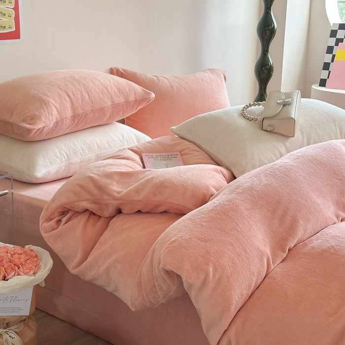 91家纺网 家纺一手货源 找家纺 六巷胡同 2023新款ins博主风纯色牛奶绒四件套 橘粉