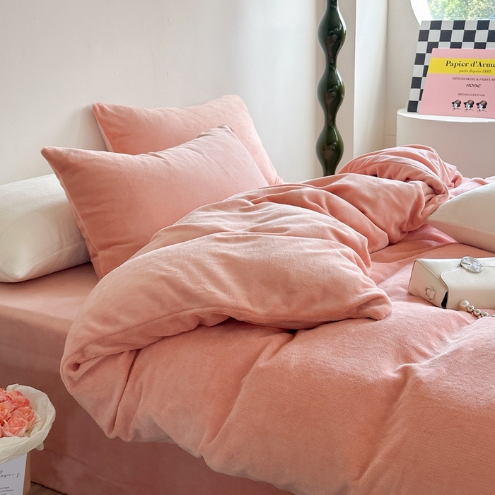 91家纺网 家纺一手货源 找家纺 六巷胡同 2023新款ins博主风纯色牛奶绒四件套 橘粉