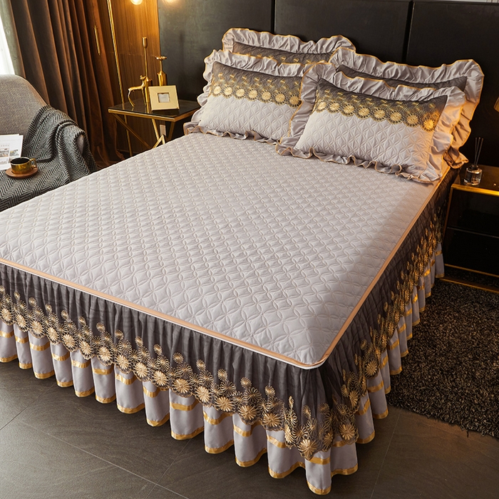 91家纺网 家纺一手货源 找家纺 罗艺轩 2024新款A类蛋白棉夹棉床裙-品味人生 品味人生-冰灿银