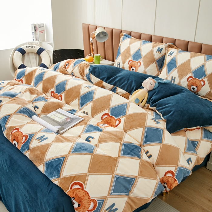 91家纺网 家纺一手货源 找家纺 乐居坊 2023新款高克重牛奶绒印花保暖四件套 山姆大叔-蓝