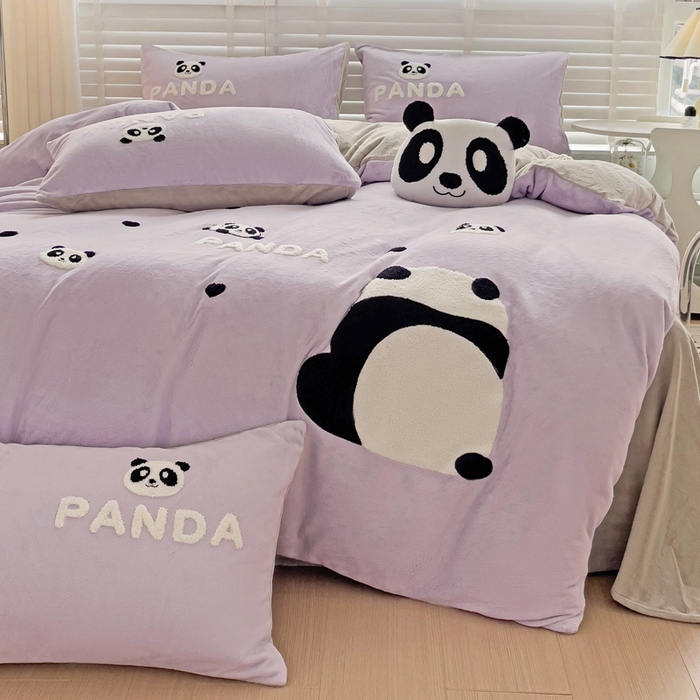 91家纺网 家纺一手货源 找家纺 娜娜 2023新款牛奶绒毛巾绣四件套 熊猫多多系列 熊猫多多-浅紫