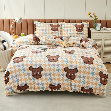 91家纺网 家纺一手货源 找家纺 乐居坊 2023新款高克重牛奶绒印花保暖四件套 潮流熊-可可