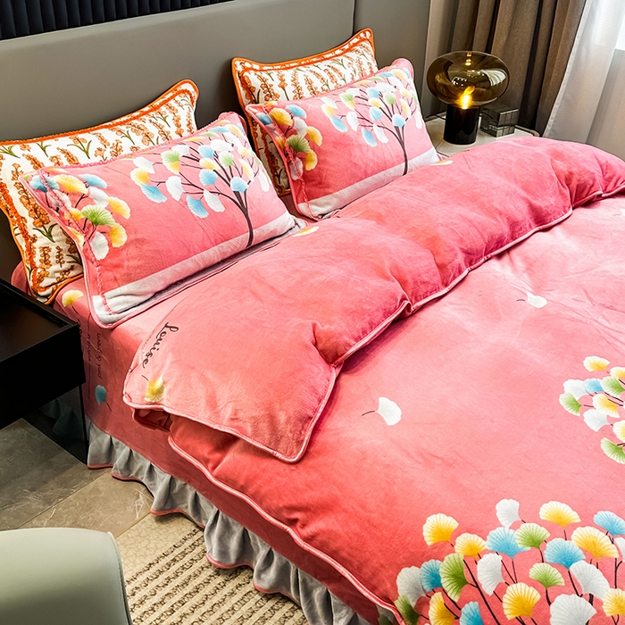 91家纺网 家纺一手货源 找家纺 欧喜璐 2023新款高克重牛奶绒四件套法莱绒金貂绒8.5斤加厚保暖-印花款 发财树