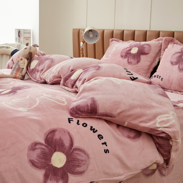 91家纺网 家纺一手货源 找家纺 乐居坊 2023新款高克重牛奶绒印花保暖四件套 吉祥兔