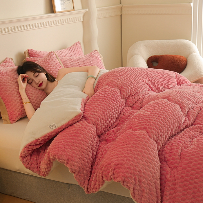 91家纺网 家纺一手货源 找家纺 雅蔓依家纺 2025新款保暖龟背绒羊羔绒冬被被子被芯 唯美-果粉