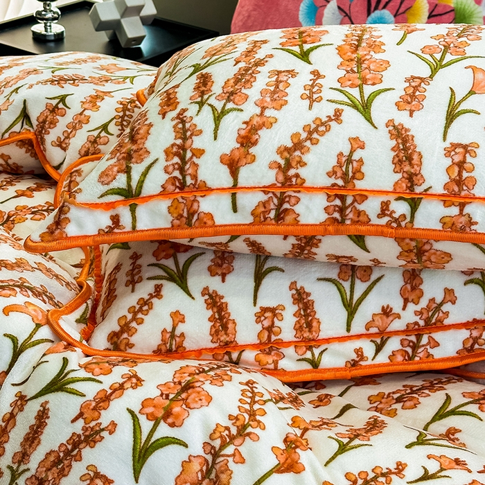 91家纺网 家纺一手货源 找家纺 欧喜璐 2023新款高克重牛奶绒四件套法莱绒金貂绒8.5斤加厚保暖-印花款 幸运花