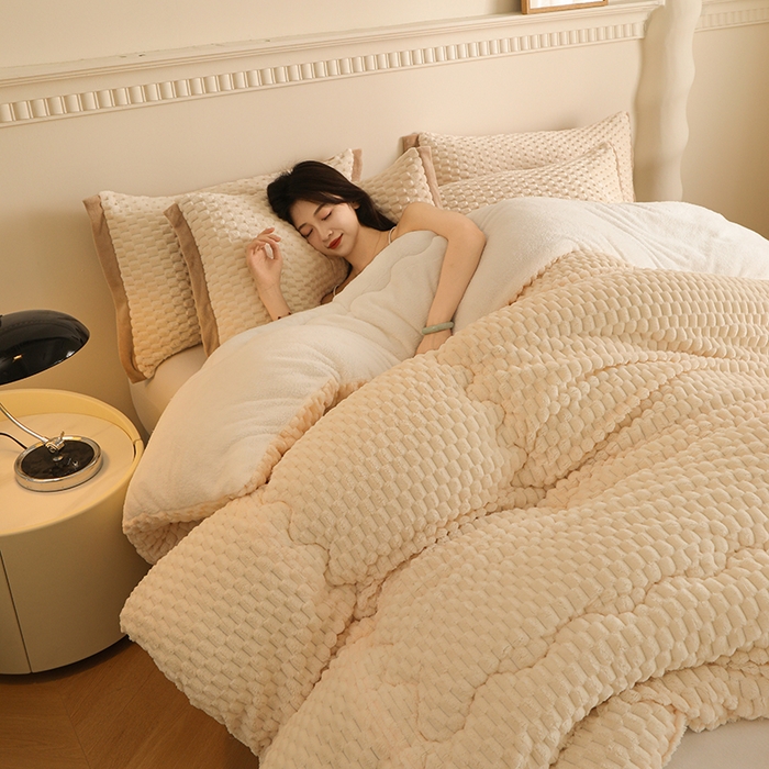 91家纺网 家纺一手货源 找家纺 雅蔓依家纺 2025新款保暖龟背绒羊羔绒冬被被子被芯 唯美-米杏