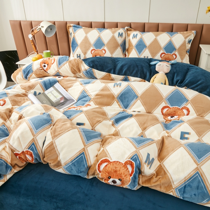 91家纺网 家纺一手货源 找家纺 乐居坊 2023新款高克重牛奶绒印花保暖四件套 山姆大叔-蓝