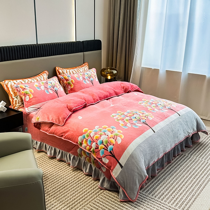 91家纺网 家纺一手货源 找家纺 欧喜璐 2023新款高克重牛奶绒四件套法莱绒金貂绒8.5斤加厚保暖-印花款 发财树