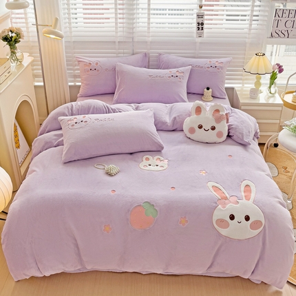 91家纺网 家纺一手货源 找家纺 （总）娜娜 2023新款牛奶绒毛巾绣四件套 萌萌兔系列