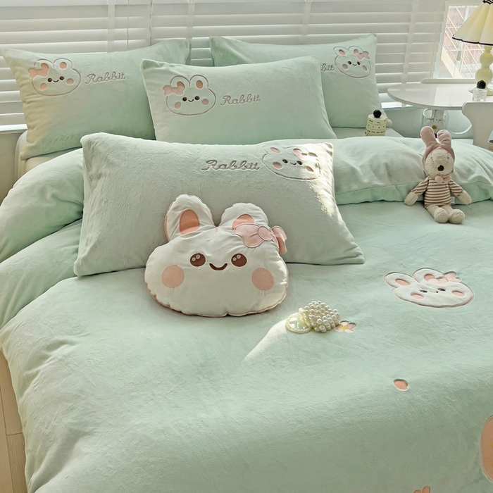 91家纺网 家纺一手货源 找家纺 娜娜 2023新款牛奶绒毛巾绣四件套 萌萌兔系列 萌萌兔-繁星蓝