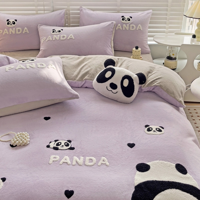 91家纺网 家纺一手货源 找家纺 娜娜 2023新款牛奶绒毛巾绣四件套 熊猫多多系列 熊猫多多-浅紫