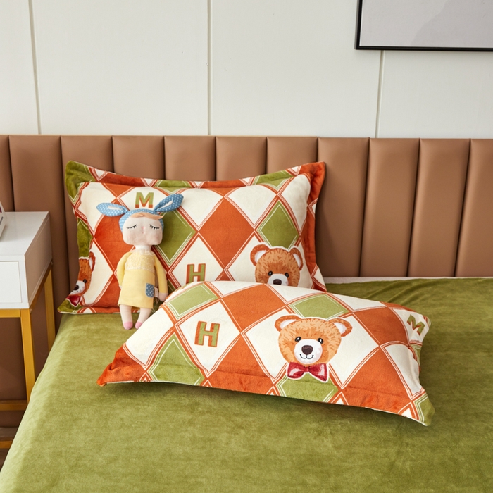 91家纺网 家纺一手货源 找家纺 乐居坊 2023新款高克重牛奶绒印花保暖四件套 山姆大叔-绿