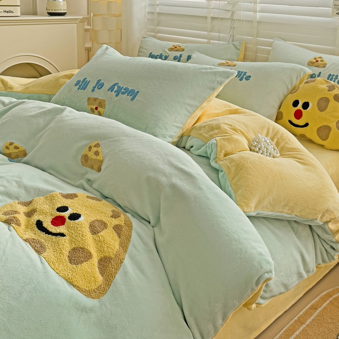 91家纺网 家纺一手货源 找家纺 娜娜 2023新款牛奶绒毛巾绣四件套 海绵宝宝系列 海绵宝宝-繁星蓝