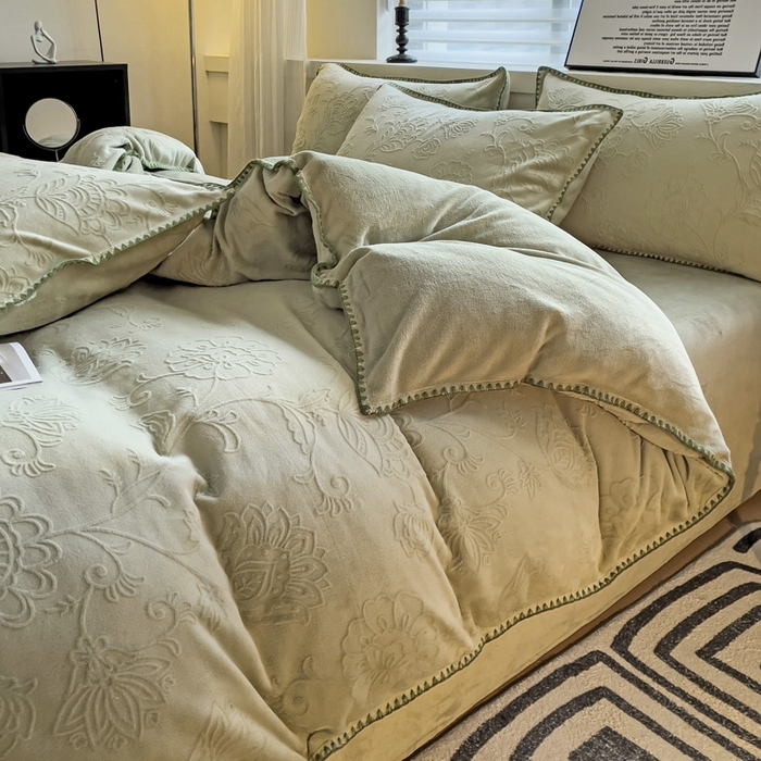 91家纺网 家纺一手货源 找家纺 慕澄 2023新款高克重贝壳边雕花绒四件套 雕花绒-荷叶绿