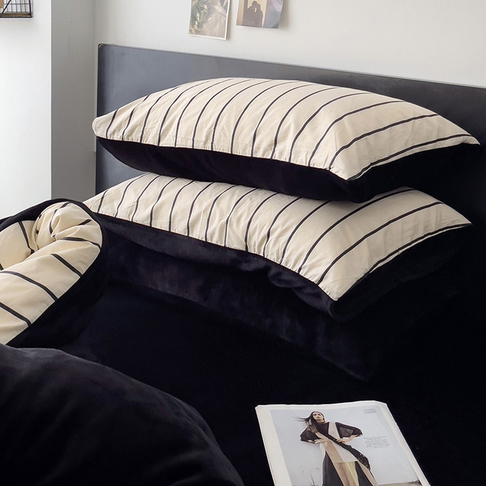 91家纺网 家纺一手货源 找家纺 梦家居 2023 秋冬新品全棉加牛奶绒四件套 米黑条绒