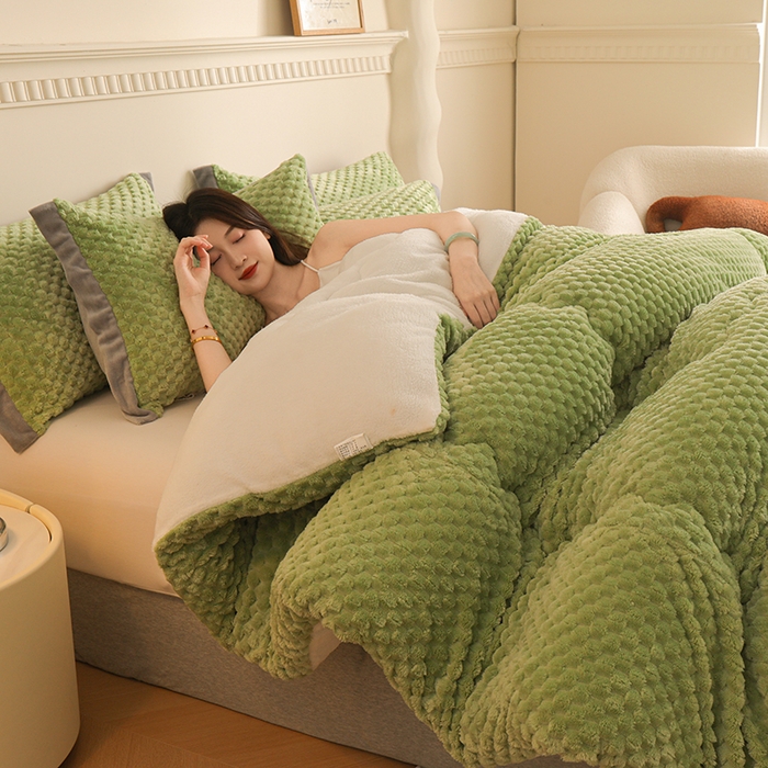 91家纺网 家纺一手货源 找家纺 雅蔓依家纺 2025新款保暖龟背绒羊羔绒冬被被子被芯 唯美-豆绿