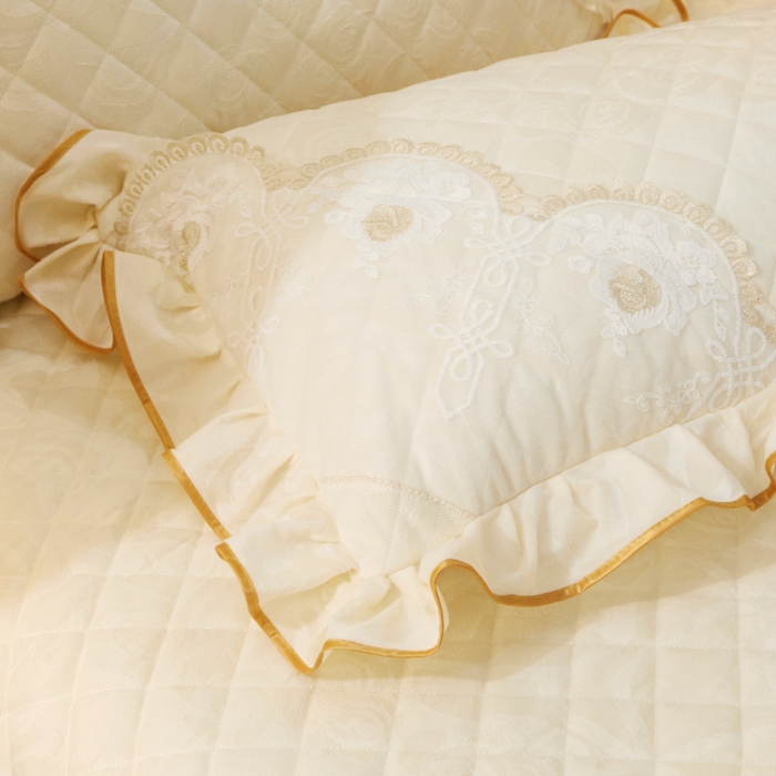 91家纺网 家纺一手货源 找家纺 恋尚 2023新款天鹅绒可脱卸夹棉床裙 床盖四件套 床裙 米黄