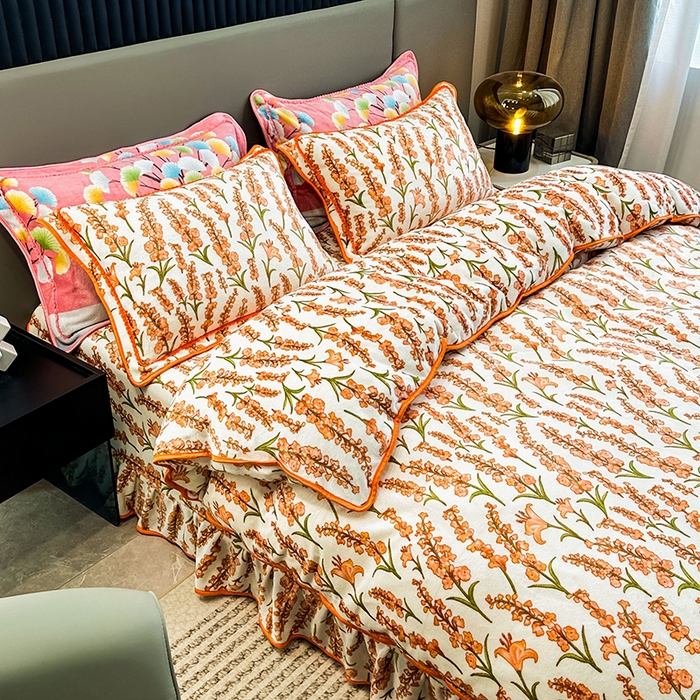 91家纺网 家纺一手货源 找家纺 欧喜璐 2023新款高克重牛奶绒四件套法莱绒金貂绒8.5斤加厚保暖-印花款 幸运花