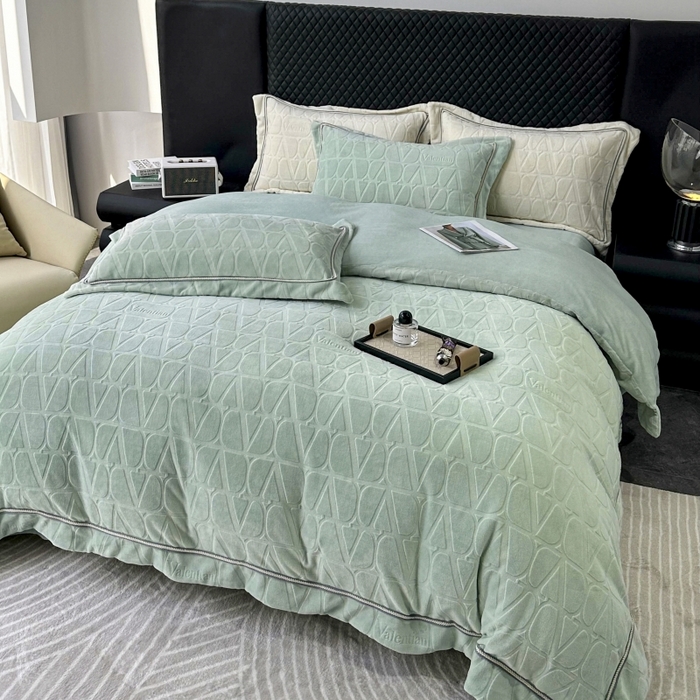 91家纺网 家纺一手货源 找家纺 2024新款雕花高密牛奶绒四件套-薇卡 薇卡-清新绿