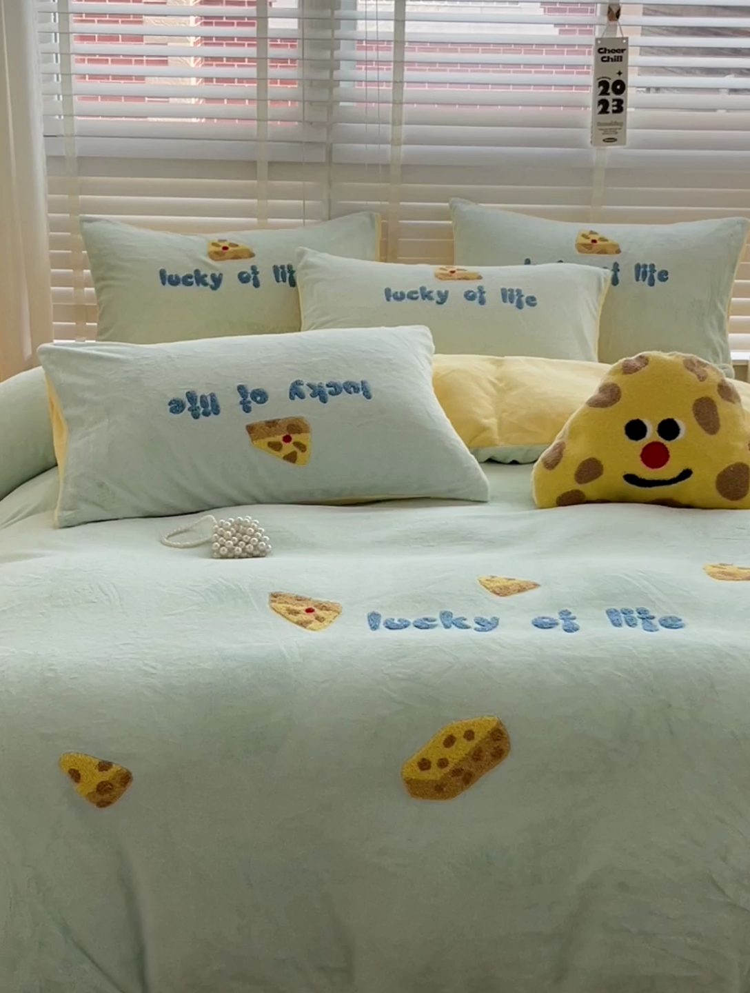 91家纺网 家纺一手货源 找家纺 娜娜 2023新款牛奶绒毛巾绣四件套 海绵宝宝系列 海绵宝宝-繁星蓝