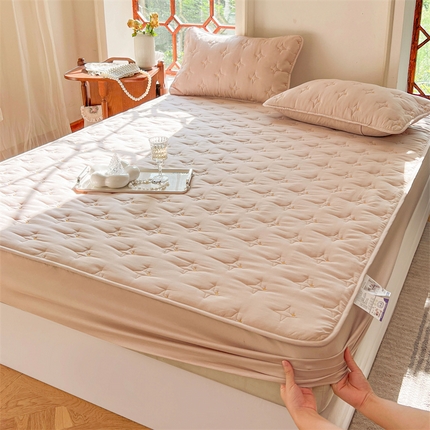 91家纺网 家纺一手货源 找家纺 （总）尊康家纺（原磊科） 2024新款奶昔棉抗菌夹棉床笠-心语星愿