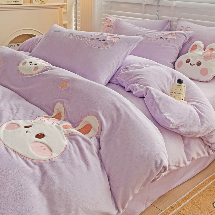 91家纺网 家纺一手货源 找家纺 娜娜 2023新款牛奶绒毛巾绣四件套 萌萌兔系列 萌萌兔-浅紫