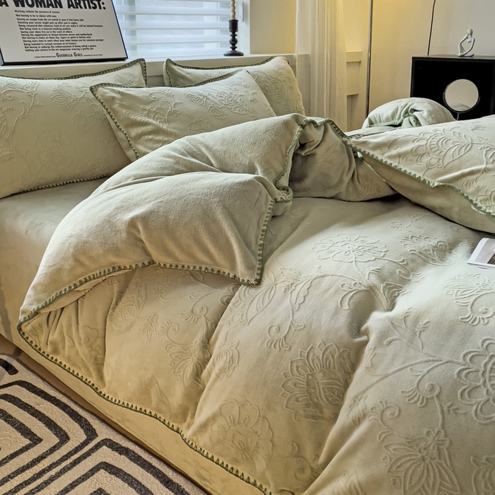 91家纺网 家纺一手货源 找家纺 慕澄 2023新款高克重贝壳边雕花绒四件套 雕花绒-荷叶绿