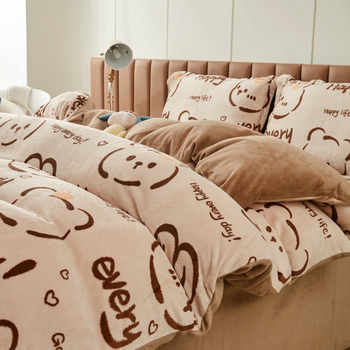 91家纺网 家纺一手货源 找家纺 乐居坊 2023新款高克重牛奶绒印花保暖四件套 快乐兔