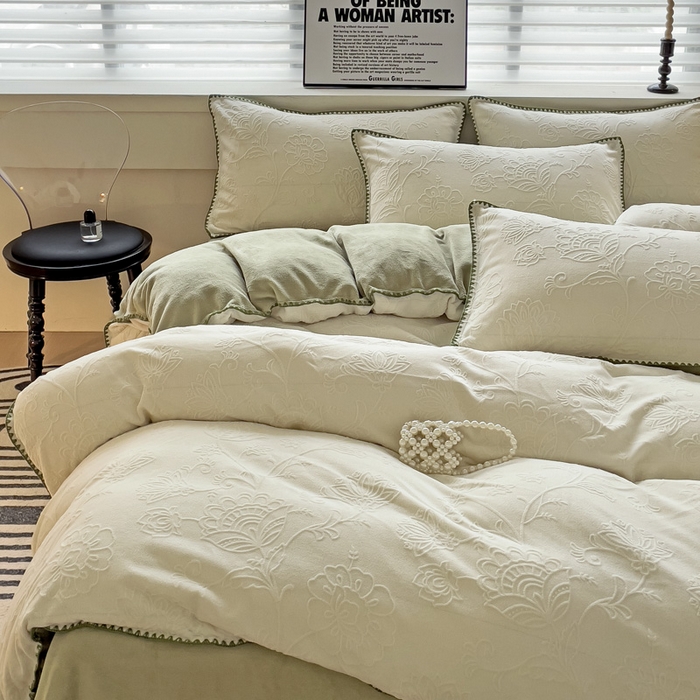 91家纺网 家纺一手货源 找家纺 （总）慕澄 2023新款高克重贝壳边雕花绒四件套