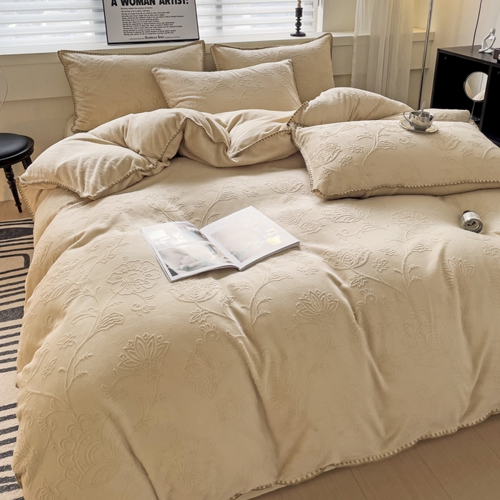 91家纺网 家纺一手货源 找家纺 慕澄 2023新款高克重贝壳边雕花绒四件套 雕花绒-云朵咖