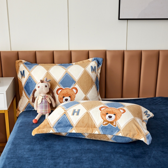 91家纺网 家纺一手货源 找家纺 乐居坊 2023新款高克重牛奶绒印花保暖四件套 山姆大叔-蓝