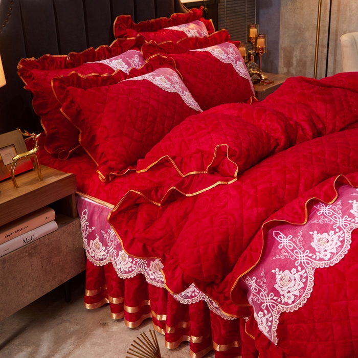 91家纺网 家纺一手货源 找家纺 2023新款天鹅绒可脱卸夹棉床裙床裙夹棉款四件套 大红