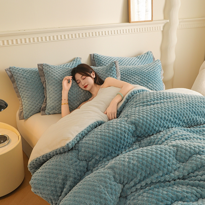 91家纺网 家纺一手货源 找家纺 雅蔓依家纺 2025新款保暖龟背绒羊羔绒冬被被子被芯 唯美-蓝灰